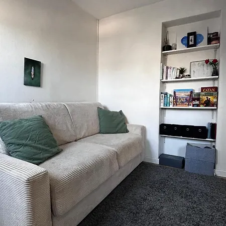 Petit - 10eme Arrondissement Apartment Paris